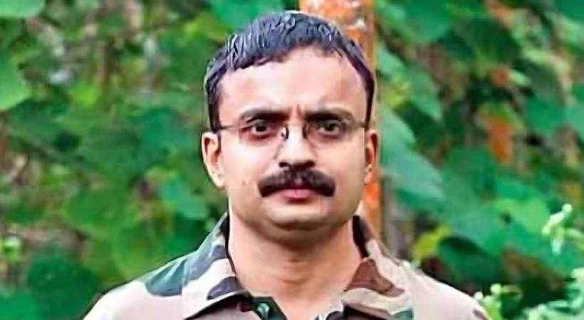 മുട്ടിൽ മരംമുറി പുറത്തുകൊണ്ടുവന്ന ഉദ്യോഗസ്ഥന്റെ സ്ഥലം മാറ്റം; വനംമന്ത്രിയുടെ വാദം പൊളിയുന്നു, പി ധനേഷ്കുമാറിനെ മാറ്റിയത് അപ്രധാന ചുമതലയിലേക്ക്