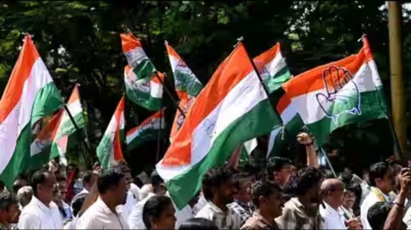 കോഴിക്കോട് കോര്പറേഷനിലെ കുറ്റിച്ചിറയിലും കൊച്ചി കോര്പറേഷനിലെ അയ്യപ്പന്കാവ് വാര്ഡും നിലനില്ത്തി യുഡിഎഫ്