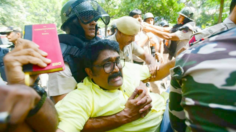 വിദ്യാർത്ഥികളെ മോചിപ്പിക്കും വരെ സമരം തുടരും; നിരാഹാര സമരം പ്രഖ്യാപിച്ച് എ എ റഹീം എംപി