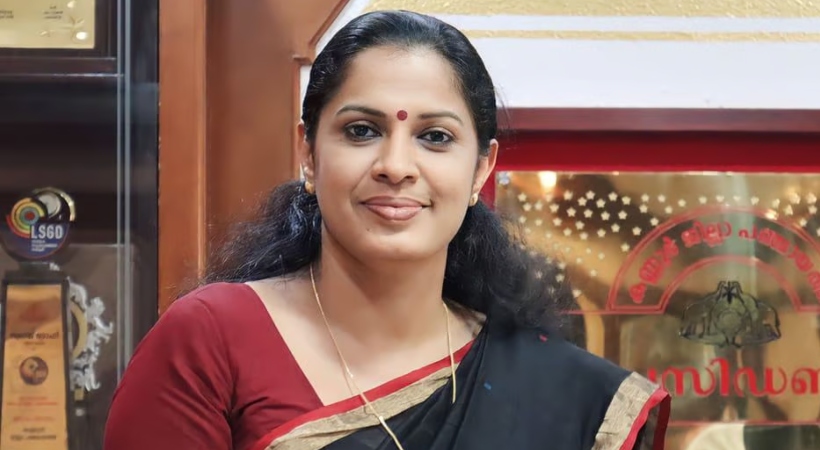 പി പി ദിവ്യക്കെതിരെ വിജിലൻസ് അന്വേഷണത്തിന് ഉത്തരവിട്ട് സർക്കാർ